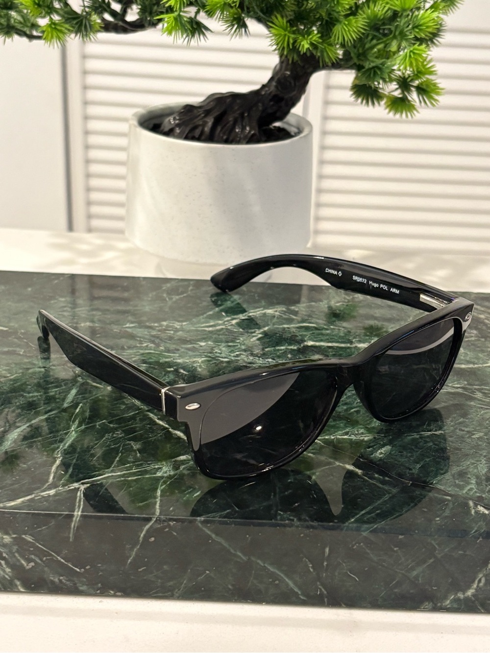 Foster Grant Polarized Black Men’s sunglasses NWOT